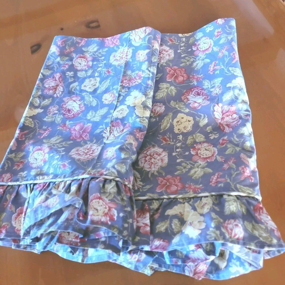 Vtg Waverly Garden Window Valance Floral Blue Rose Ruffled 2 Panels 17x73 Ea